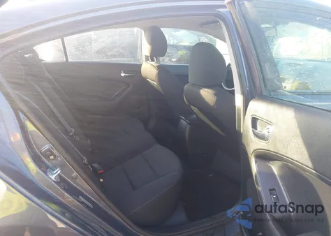 2016 Kia Forte Lx z USA, uszkodzony, nr VIN KNAFK4A66G5571131